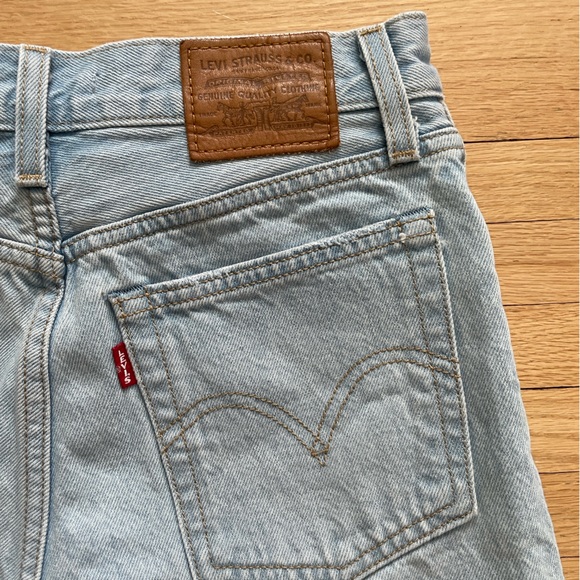 Levi’s Wedgie Short - size 25 - Picture 4 of 4